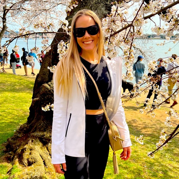 Meet your Posher, Megan - Picture 1 of 1